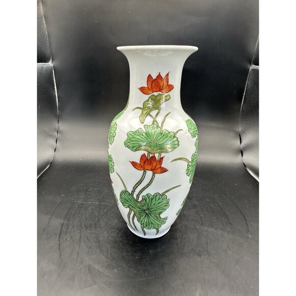 ACF Hong Kong Porcelain Vase 8.5” Floral Red Lotus Flowers with Green Leaves - Picture 4 of 7